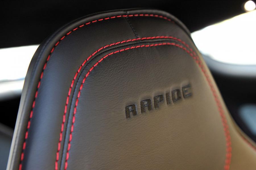 Детали интерьера Aston Martin Rapide S 2013 года  (NA) (фото 29 из 94)